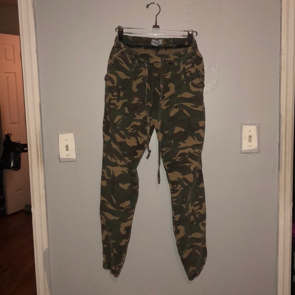 Pants - Green Camo pants Pants - Green Camo pants